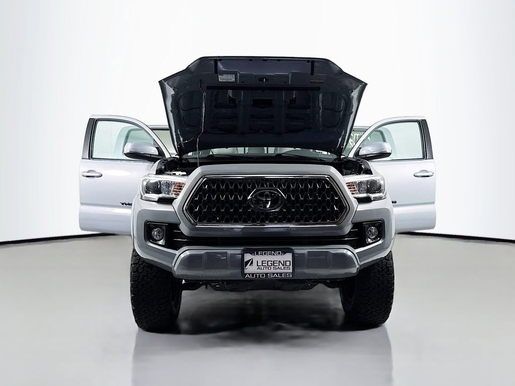 Used 2019 Toyota Tacoma TRD Sport w/ Exterior Package AWD/4WD image 19