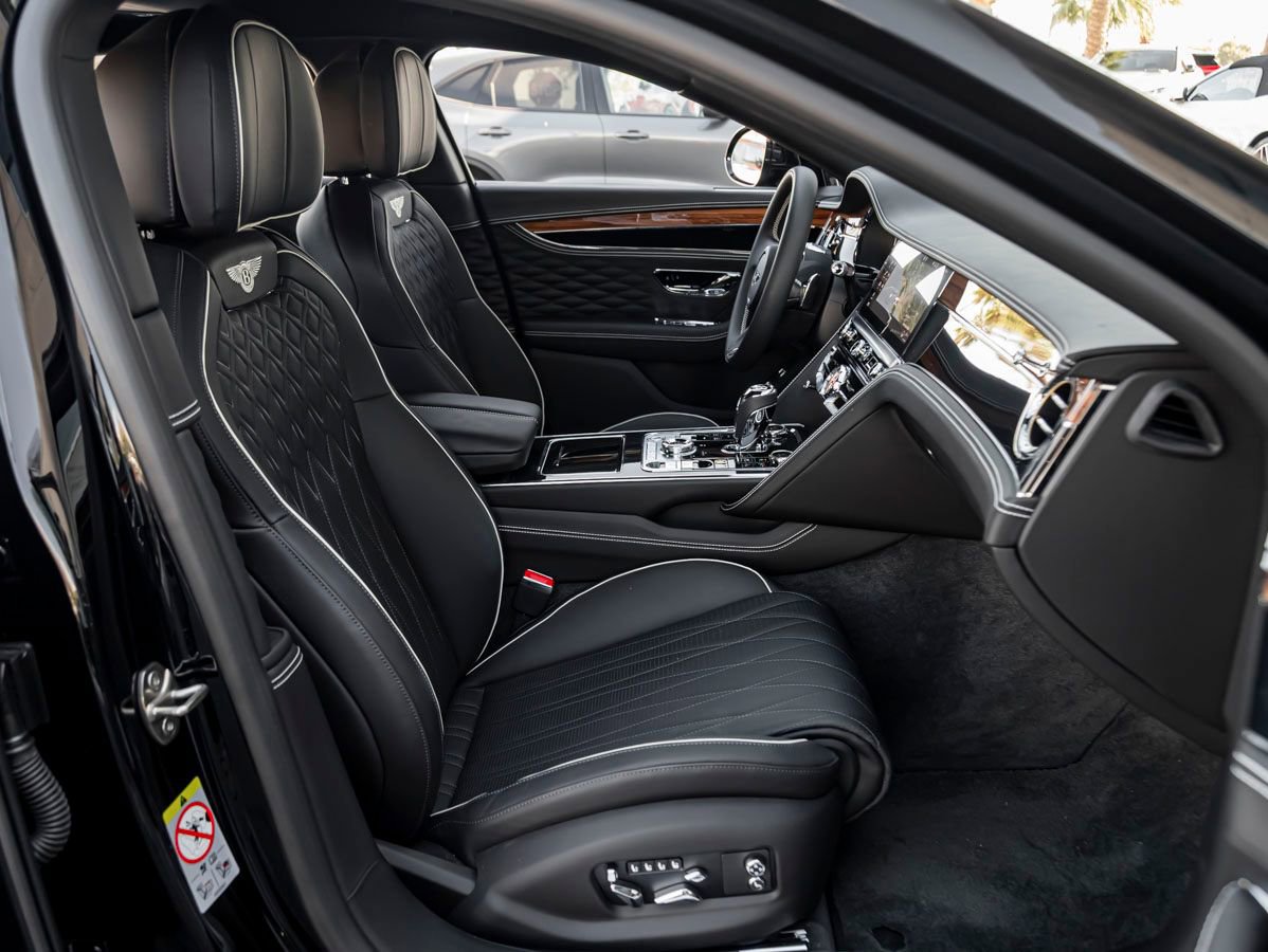 Certified 2022 Bentley Flying Spur W12 image 2