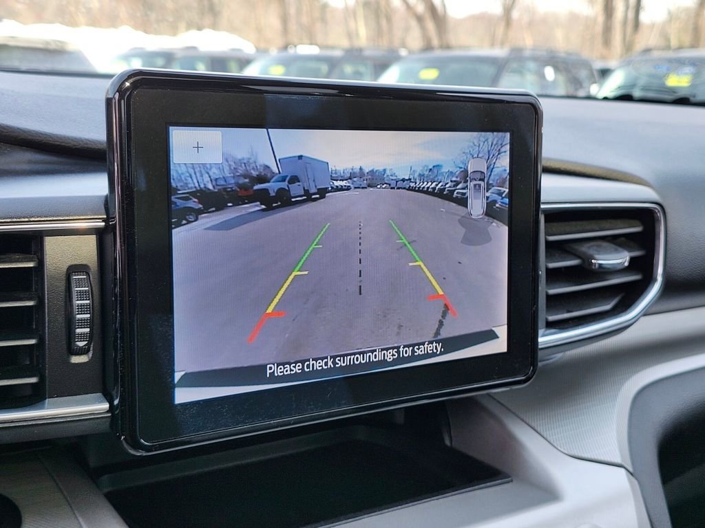 Certified 2022 Ford Explorer XLT w/ Equipment Group 202A image 23