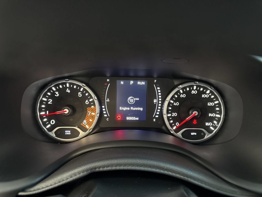 Used 2019 Jeep Renegade Latitude AWD/4WD image 15