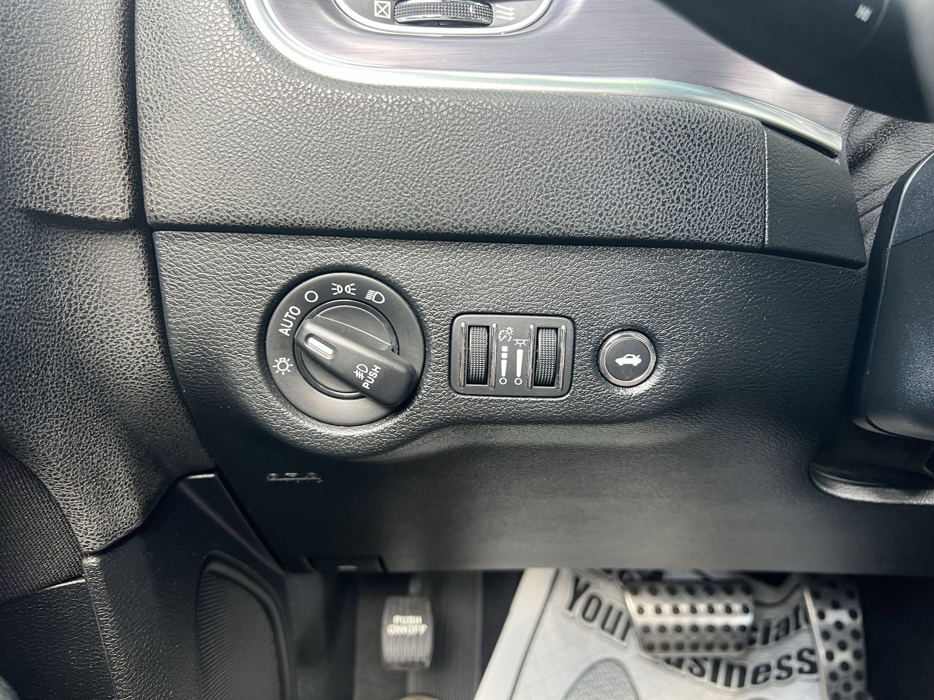 Used 2018 Dodge Charger R/T Scat Pack w/ Dynamics Package image 12