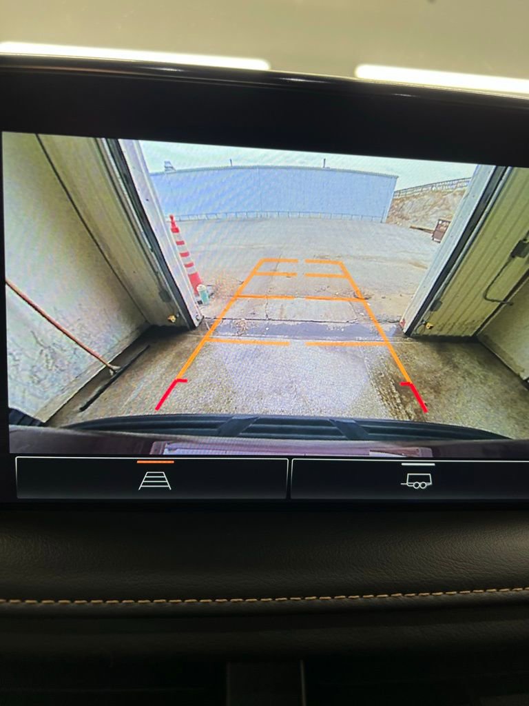 Used 2023 GMC Yukon AT4 image 15