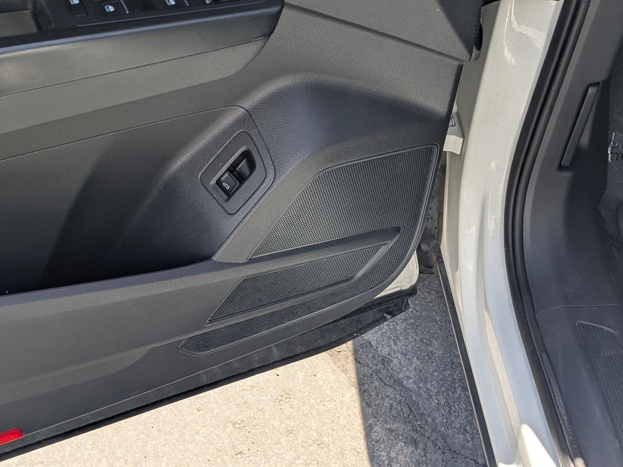 Used 2019 Volkswagen Atlas SE w/ Towing Package AWD/4WD image 16