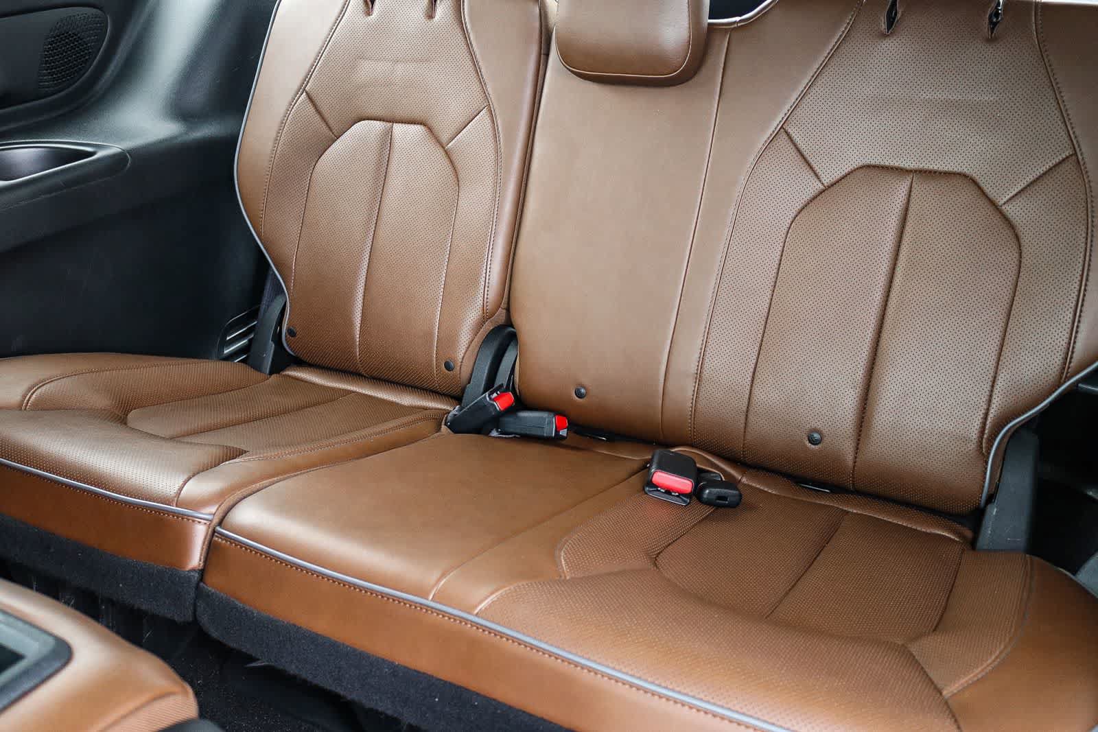 Used 2017 Chrysler Pacifica Limited FWD image 19
