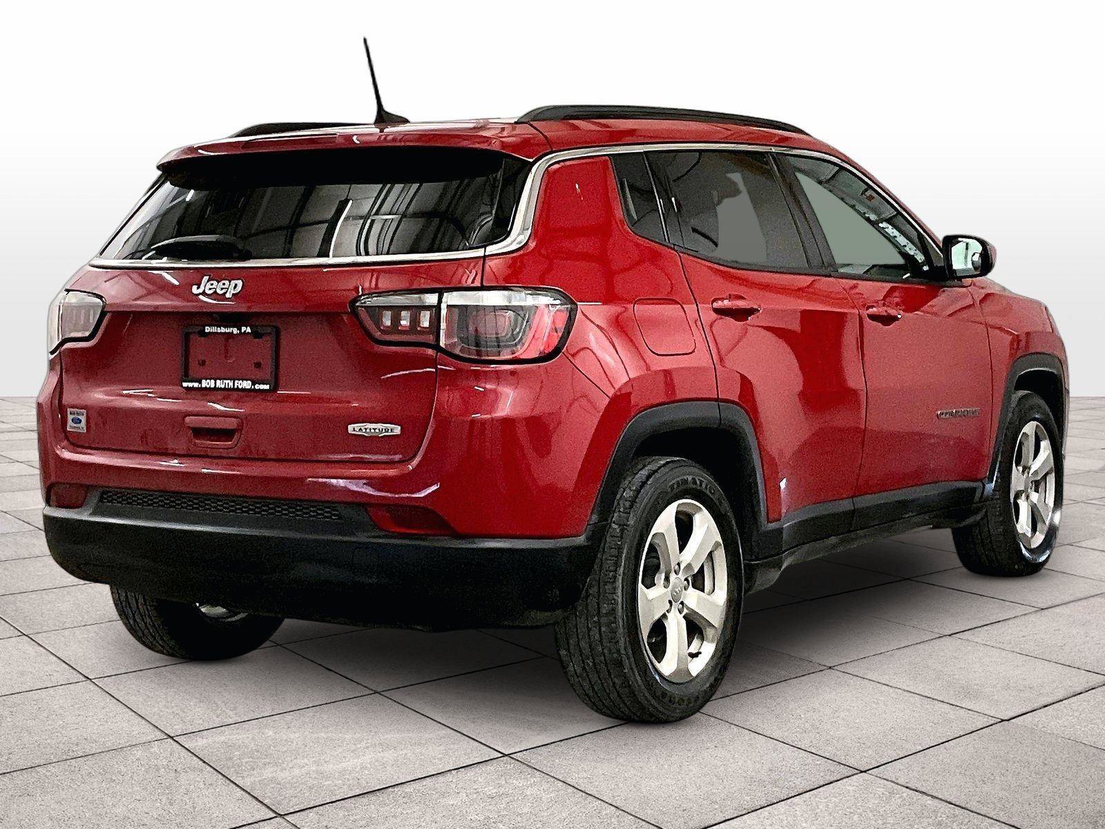 Used 2019 Jeep Compass Latitude w/ Popular Equipment Group FWD image 11