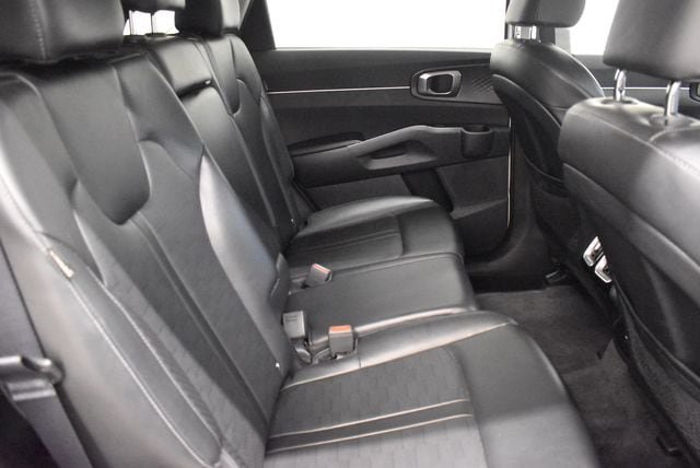 Used 2024 Kia Sorento S AWD/4WD image 17