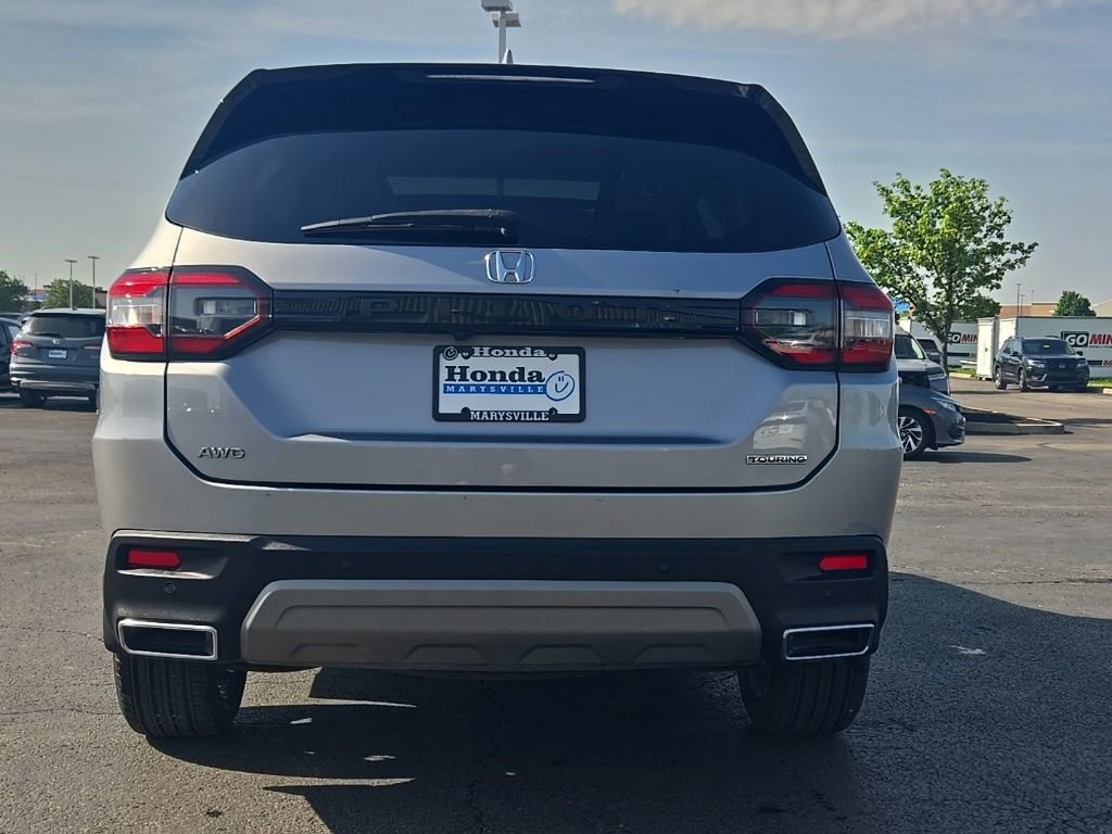 Used 2024 Honda Pilot Touring image 6