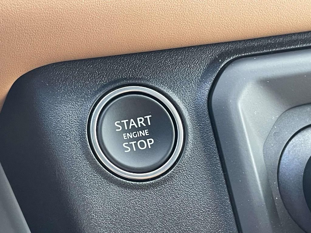 Used 2024 Land Rover Defender 110 X-Dynamic SE image 33