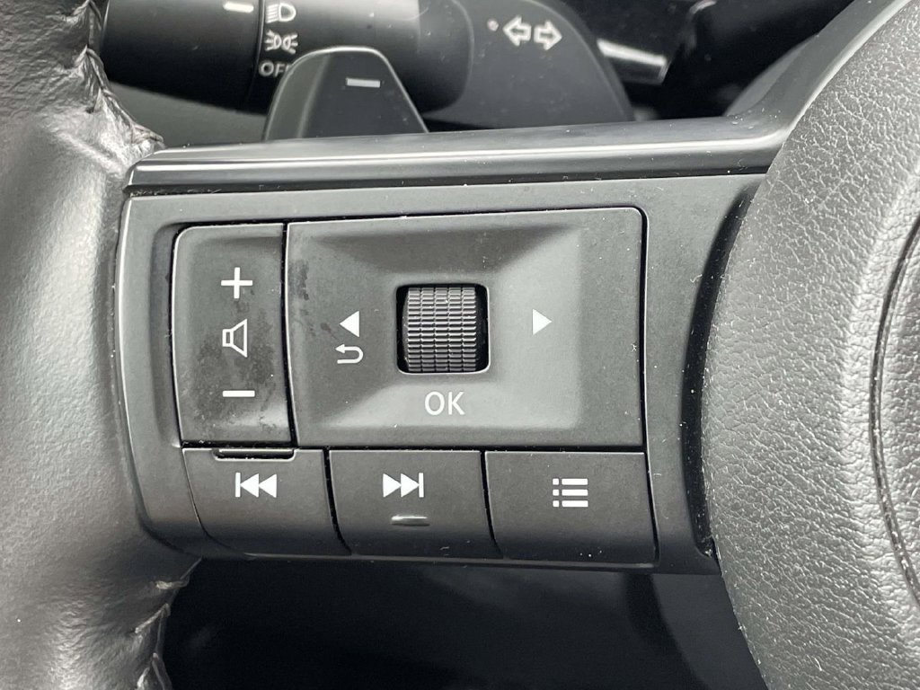 Used 2024 Nissan Pathfinder SV AWD/4WD image 28