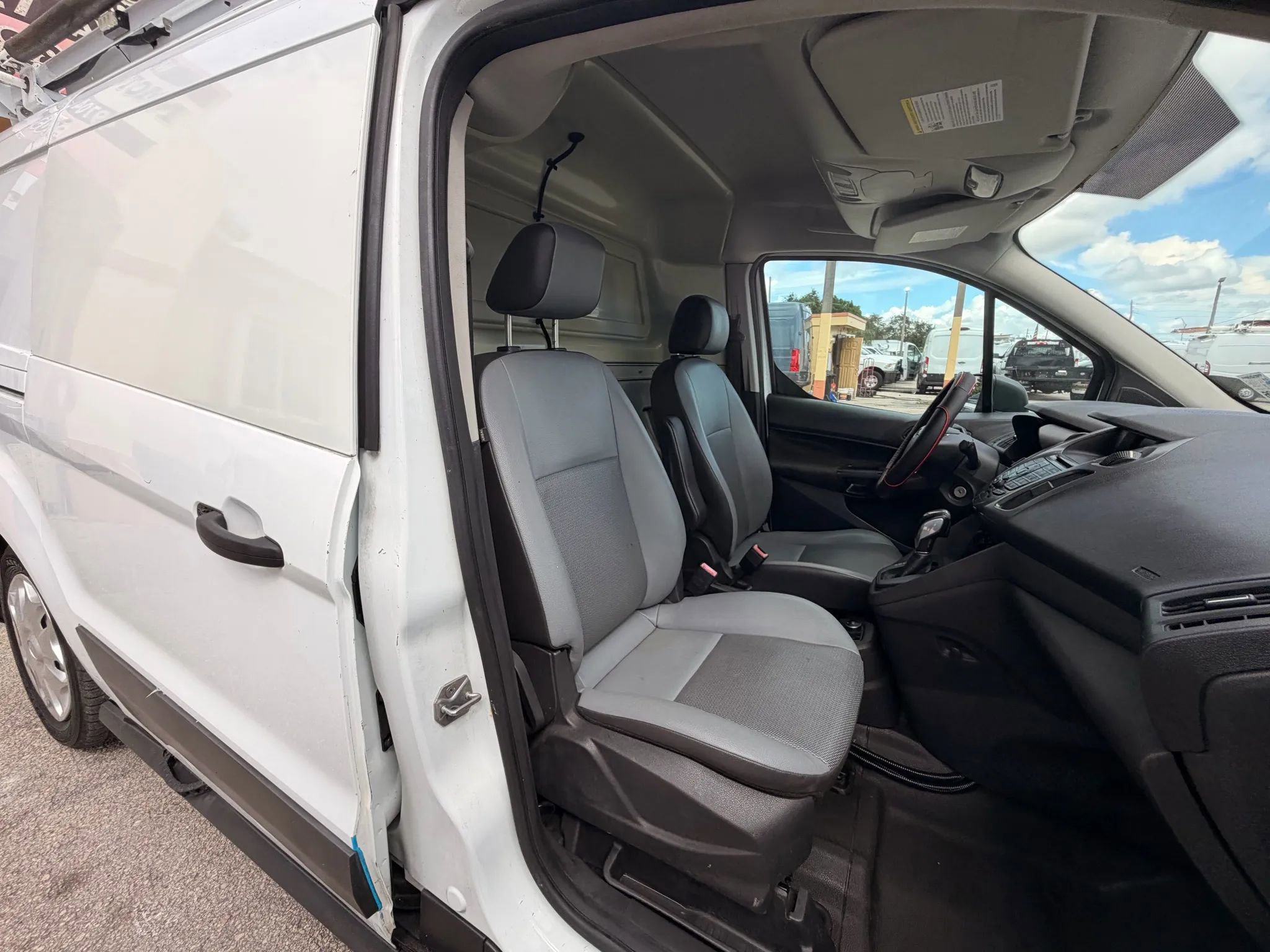 Used 2016 Ford Transit Connect XL image 16