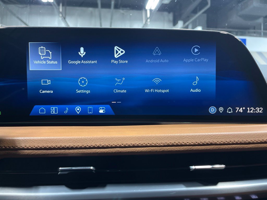 Used 2024 Cadillac XT4 Premium Luxury w/ Active Safety Package AWD/4WD image 21