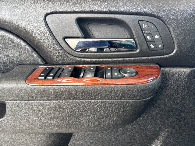 Used 2012 Chevrolet Avalanche LTZ AWD/4WD image 9
