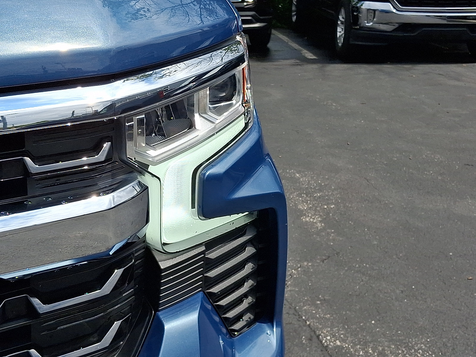 Certified 2024 Chevrolet Silverado 1500 LT AWD/4WD image 10