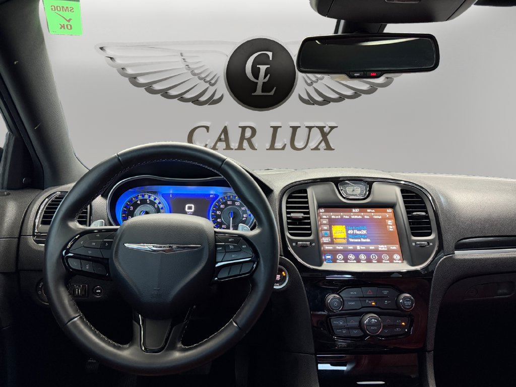 Used 2021 Chrysler 300 S w/ S Model Appearance Package RWD image 10