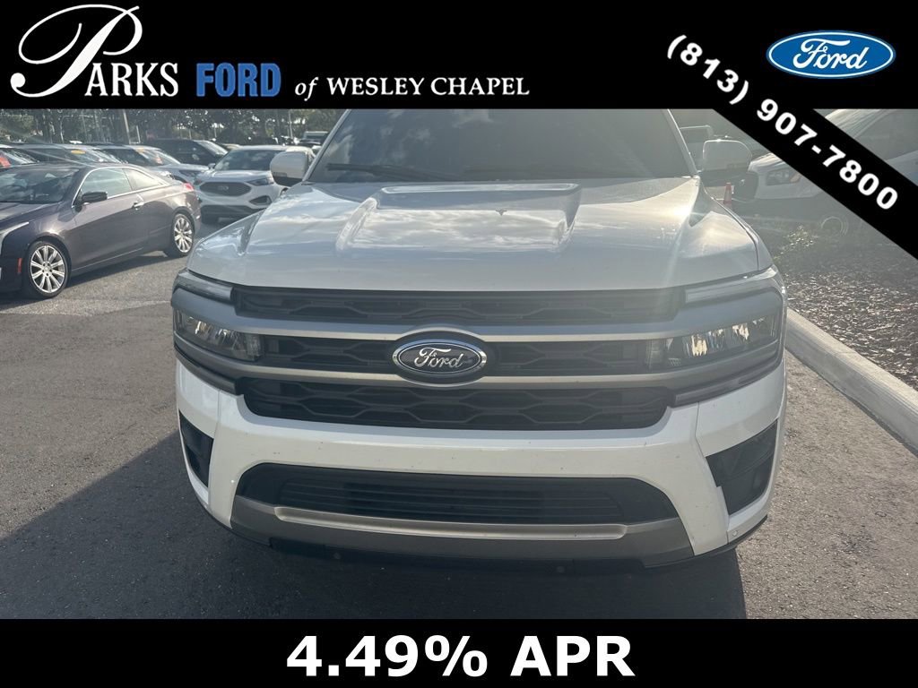 Used 2023 Ford Expedition XLT image 3