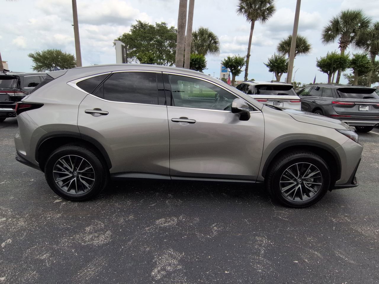 Used 2024 Lexus NX 350 AWD image 3