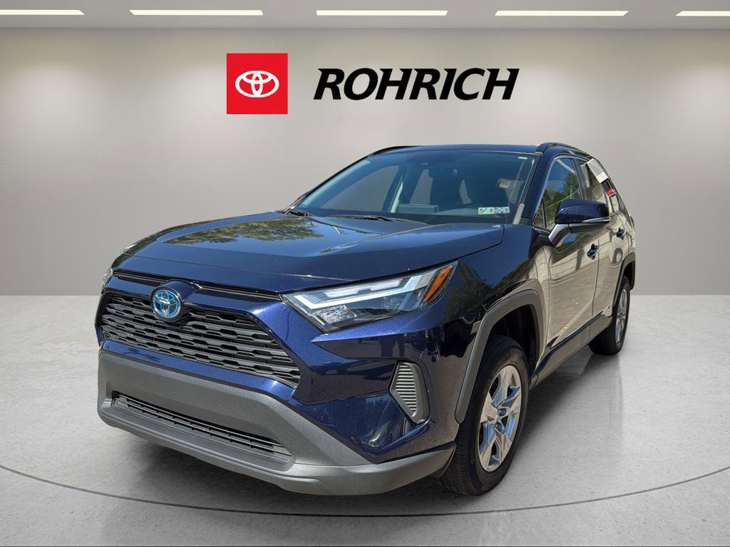 Used 2023 Toyota RAV4 XLE image 1