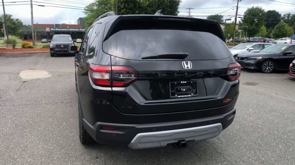 New 2025 Honda Pilot TrailSport image 8