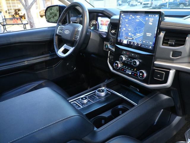 Used 2023 Ford Expedition Max XLT image 12