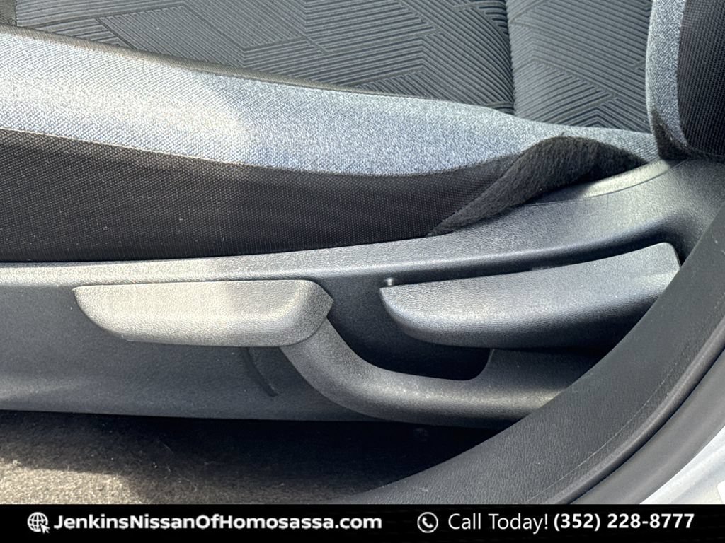 Certified 2023 Nissan Versa SV FWD image 32