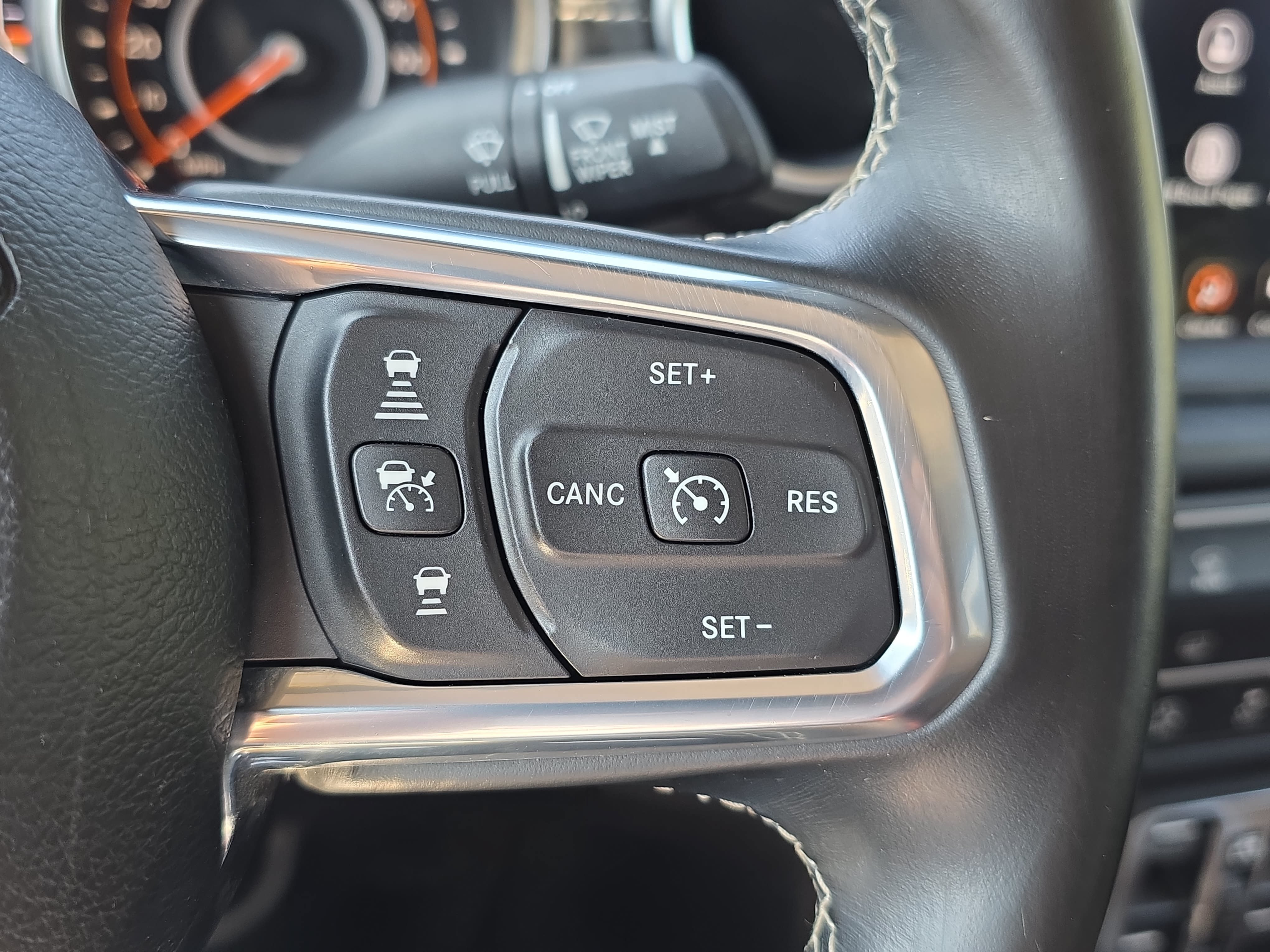 Used 2020 Jeep Gladiator Overland AWD/4WD image 15