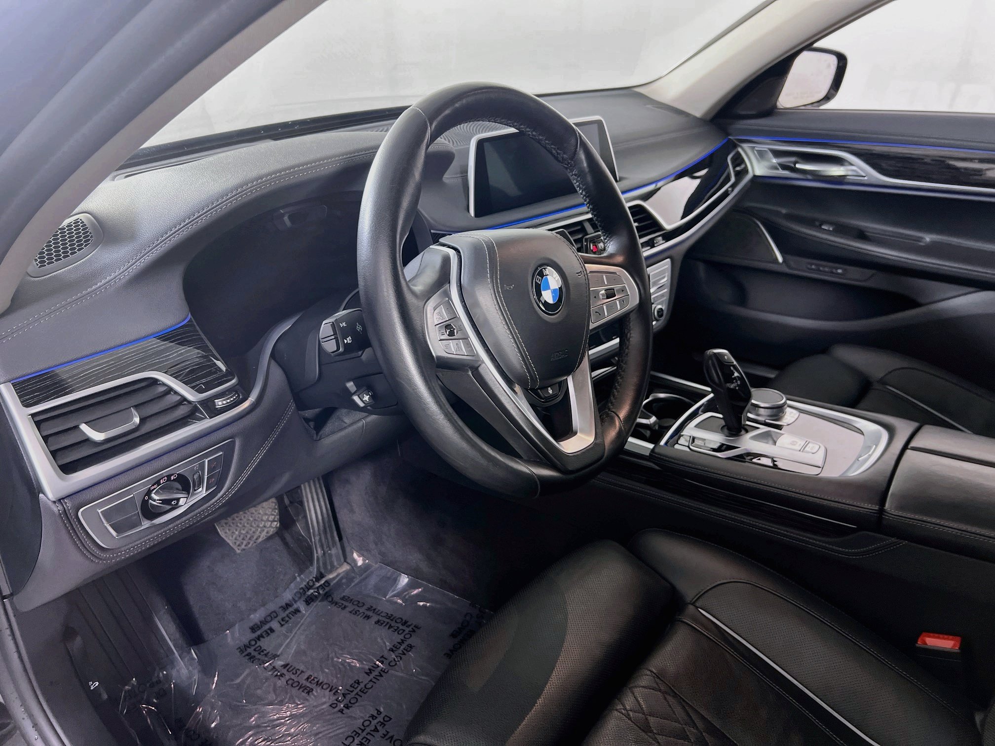 Used 2022 BMW 740i xDrive w/ Premium Package AWD/4WD image 9