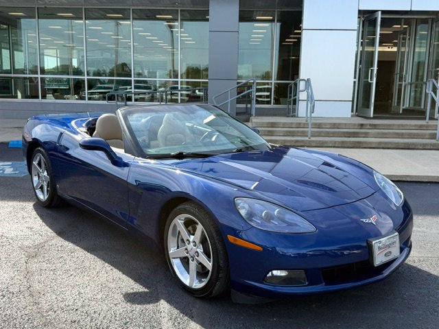 Used 2007 Chevrolet Corvette Convertible w/ Preferred Equipment Group RWD image 2
