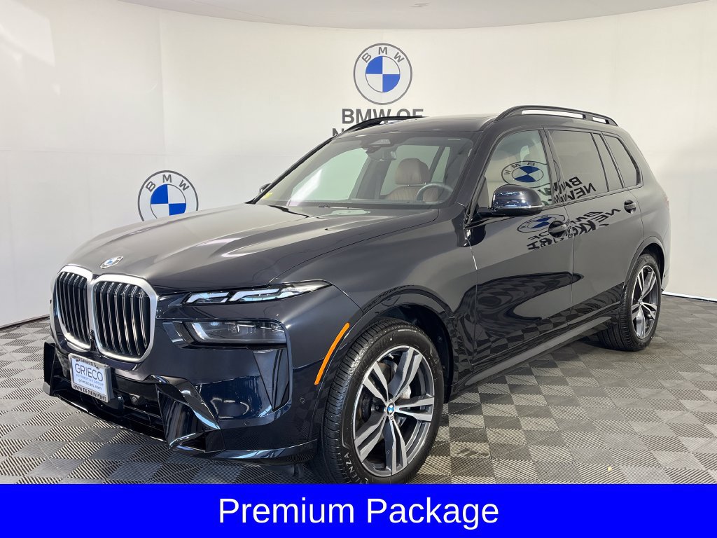 Used 2024 BMW X7 xDrive40i AWD/4WD image 3
