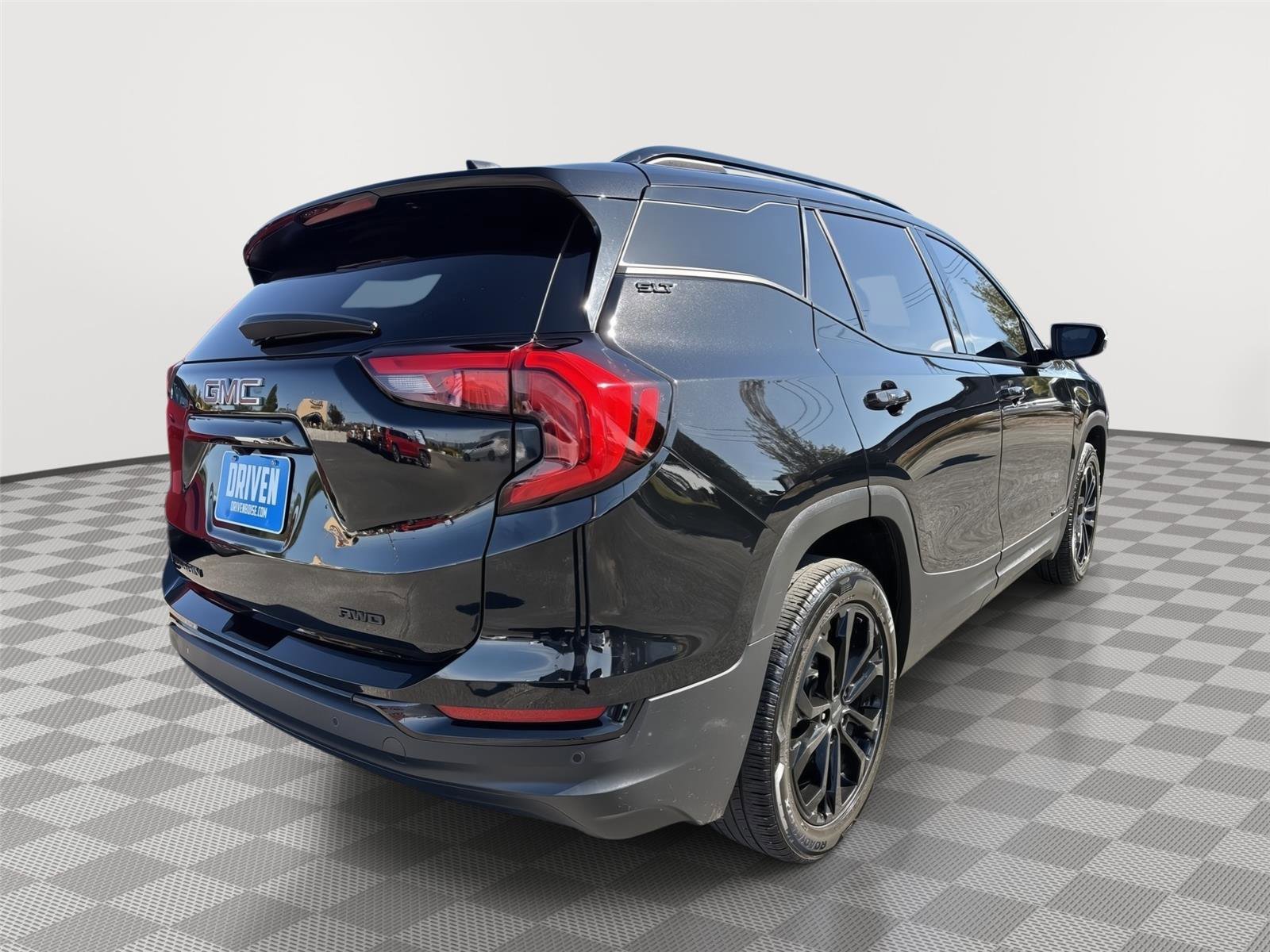 Used 2021 GMC Terrain SLT w/ Elevation Edition AWD/4WD image 4