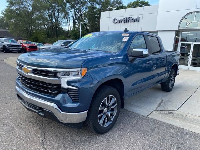 Used 2024 Chevrolet Silverado 1500 LT AWD/4WD image 9