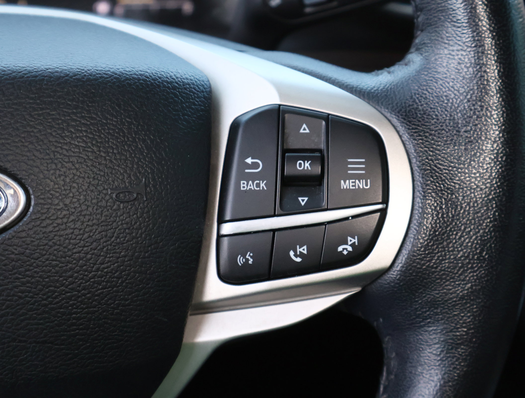 Used 2022 Ford Explorer Limited w/ Equipment Group 301A image 16