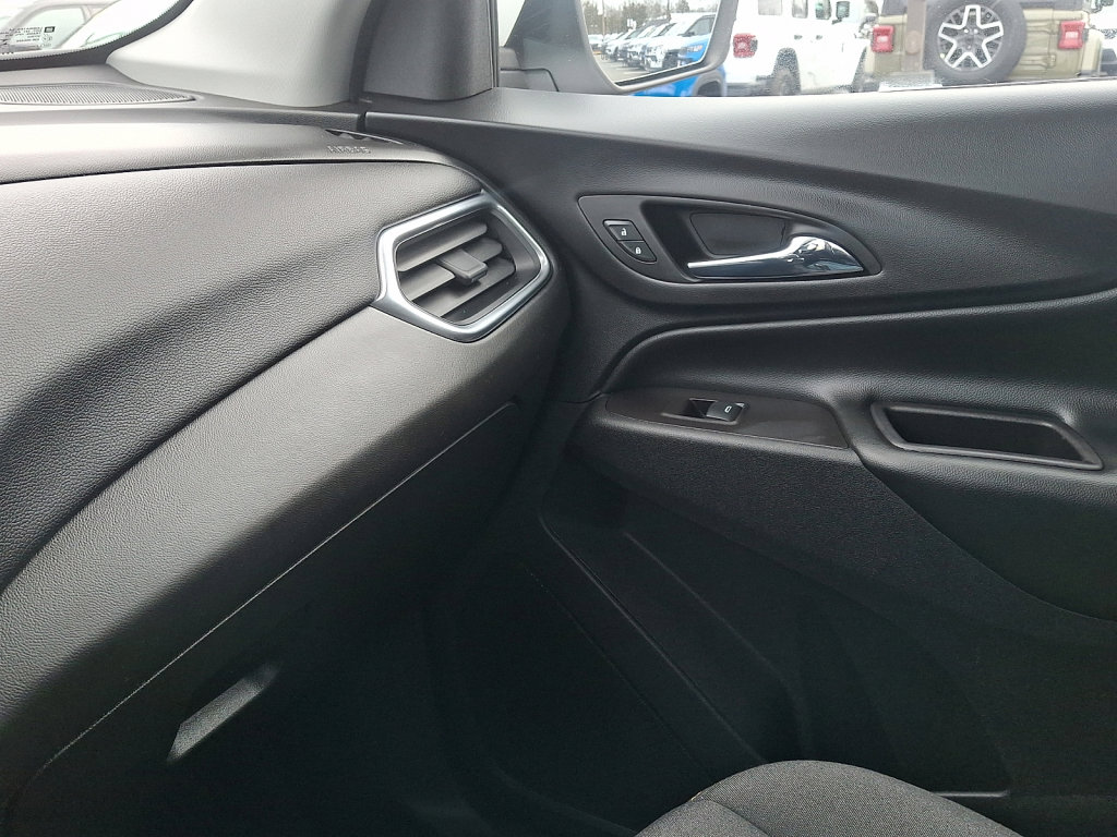 Used 2020 Chevrolet Equinox LT image 31