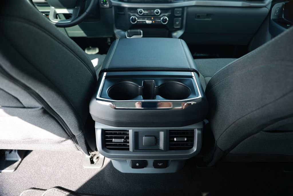 Used 2025 Ford F150 Lightning XLT AWD/4WD image 31