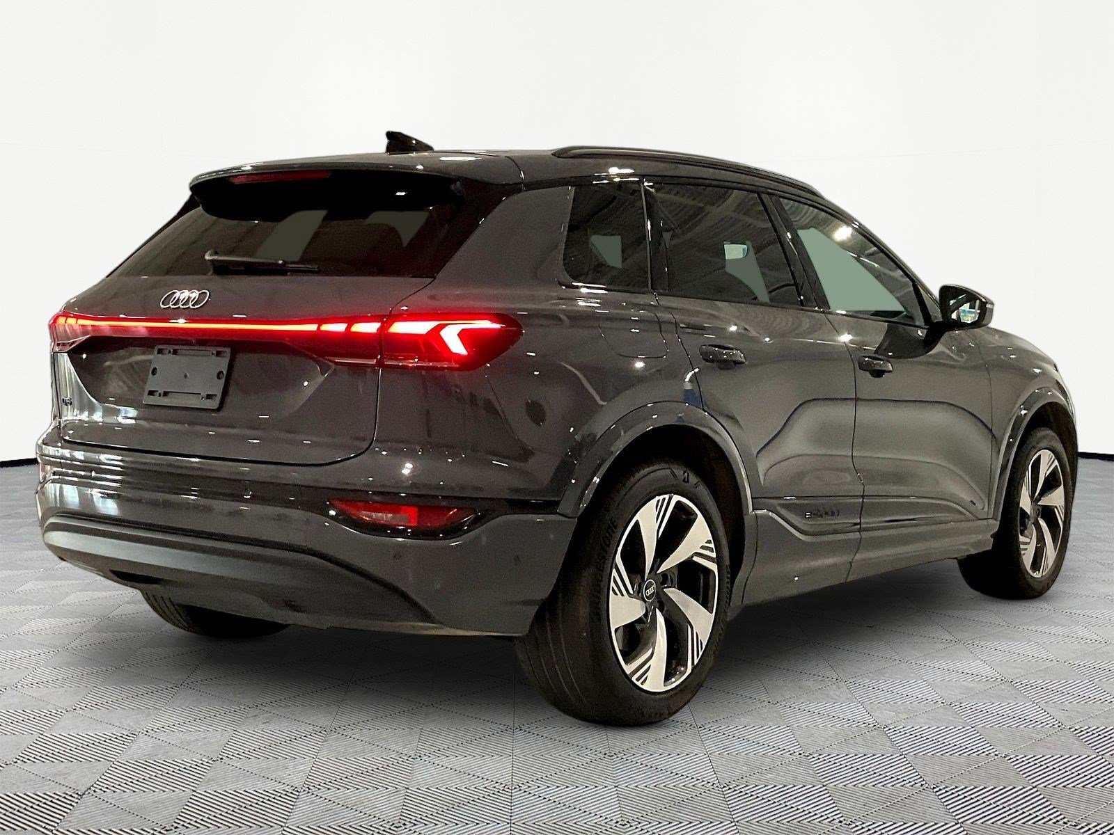 Used 2025 Audi Q6 e-tron Premium Plus AWD/4WD image 6
