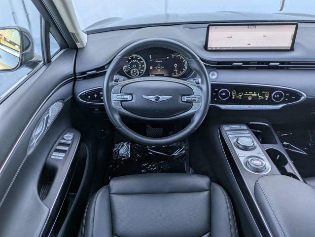 Used 2025 Genesis GV70 2.5T AWD/4WD image 17