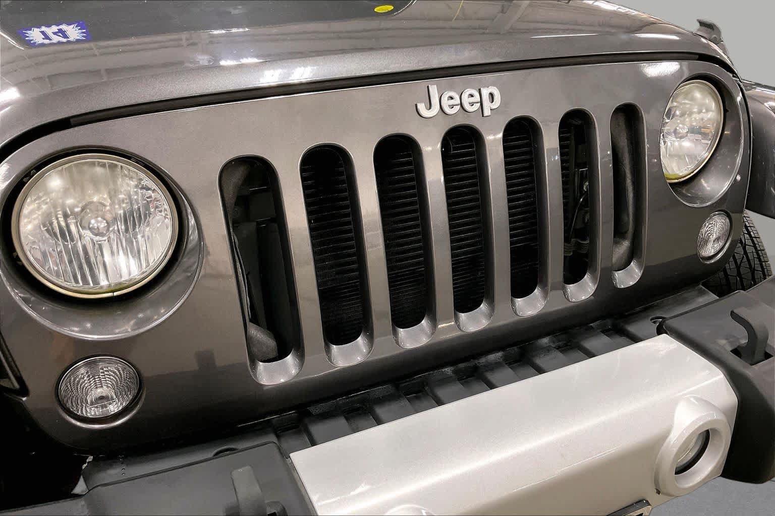 Used 2014 Jeep Wrangler Sahara AWD/4WD image 29