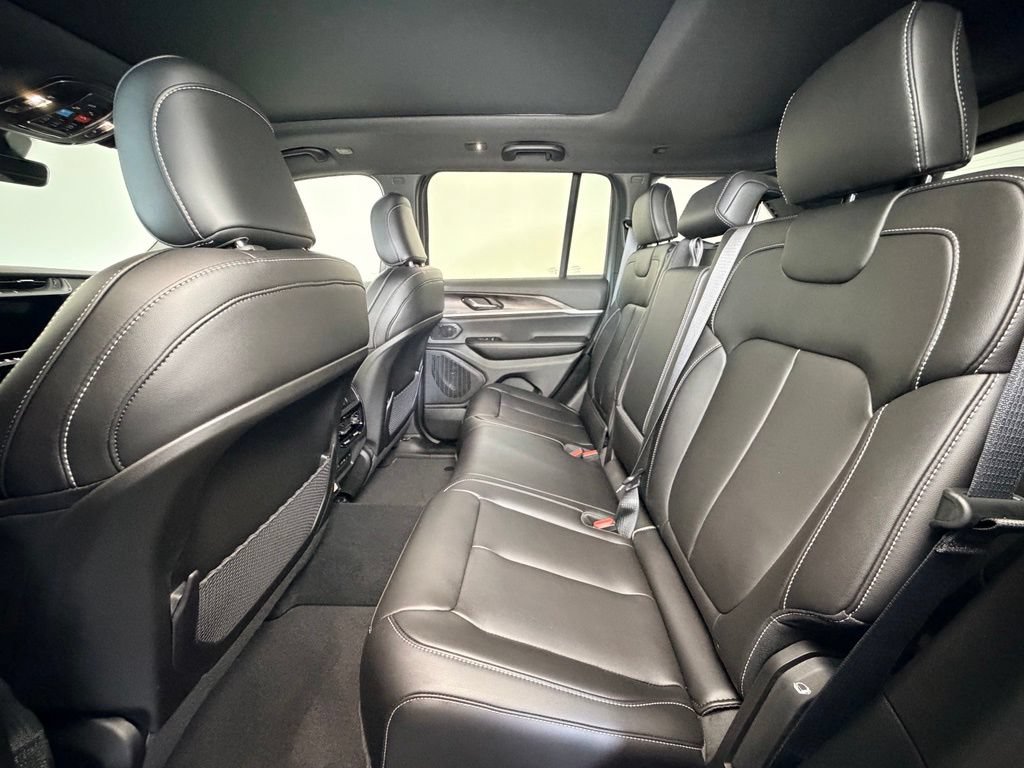 New 2026 Jeep Grand Cherokee Limited AWD/4WD image 5