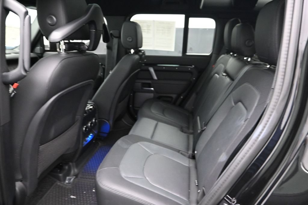 Used 2024 Land Rover Defender 110 X-Dynamic SE AWD/4WD image 12