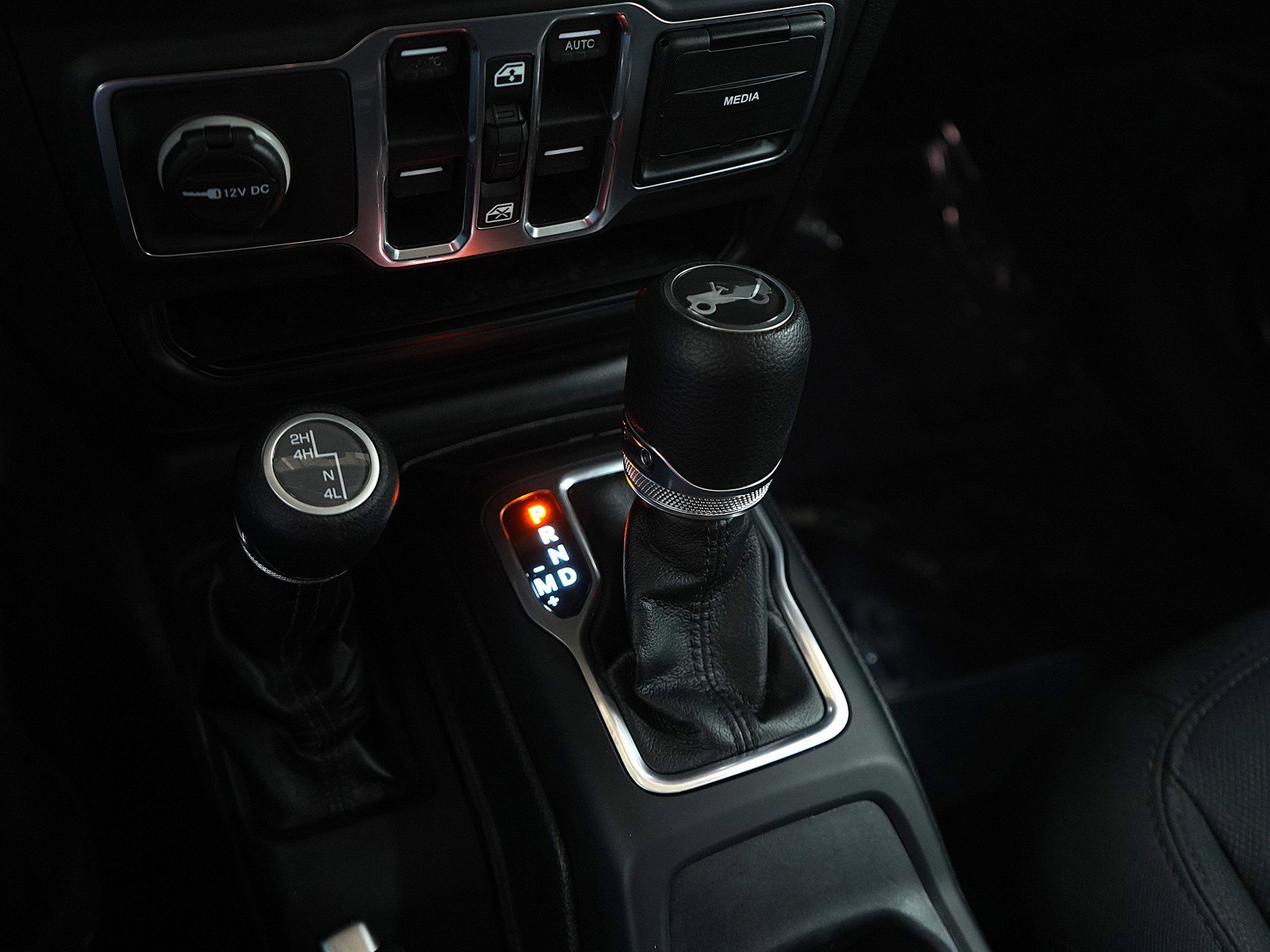 Used 2018 Jeep Wrangler Unlimited Sport S image 23