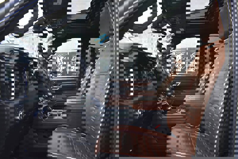 Used 2024 GMC Sierra 3500 Denali Ultimate image 12