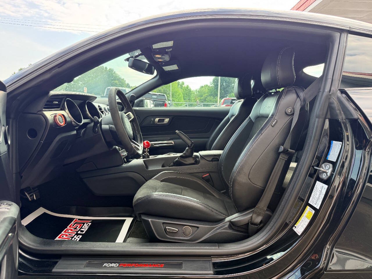 Used 2018 Ford Mustang Shelby GT350 w/ Convenience Package RWD image 18