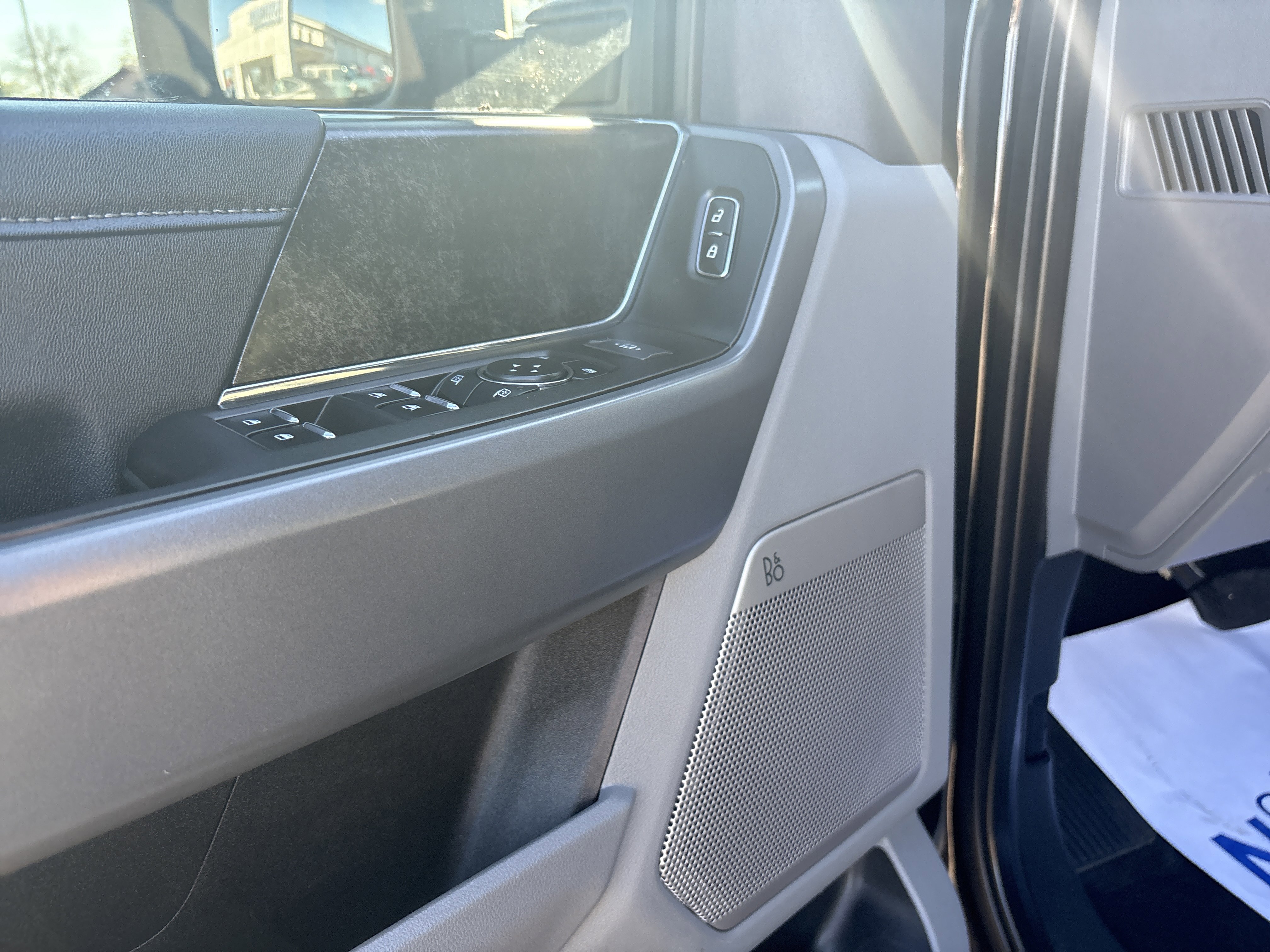 Used 2023 Ford F350 XLT w/ XLT Premium Package image 9