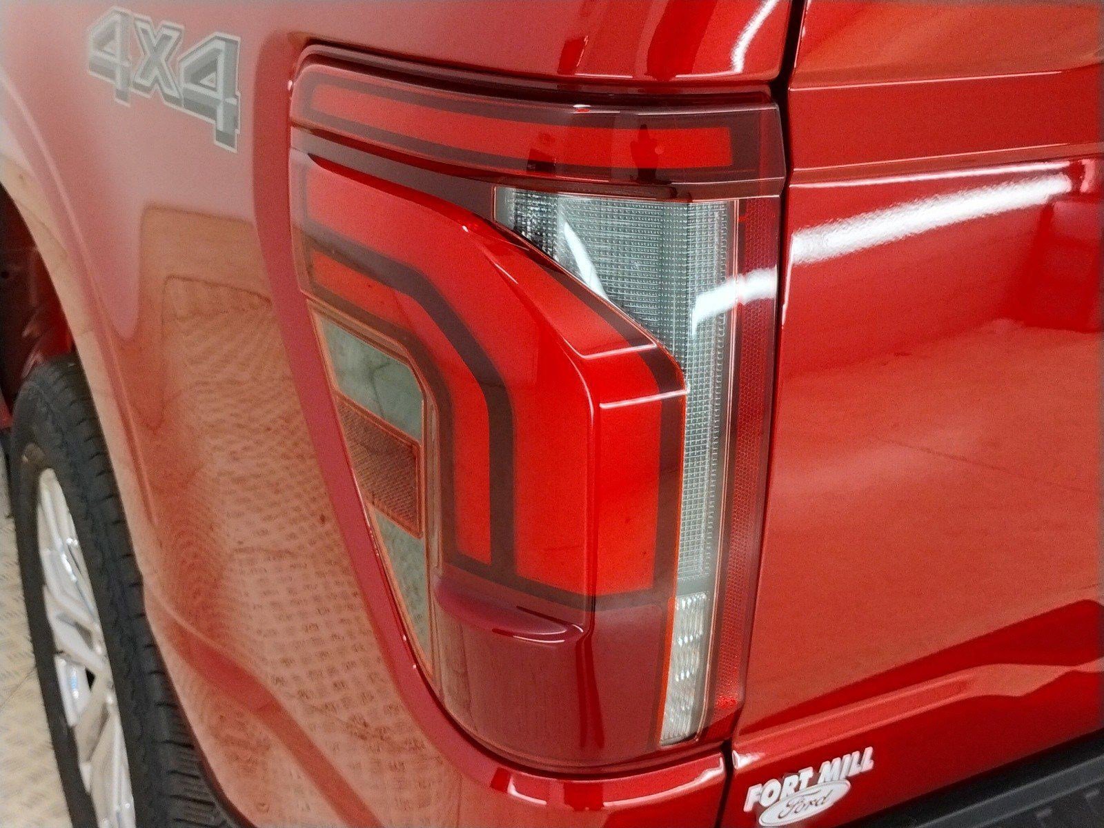 New 2025 Ford F150 Lariat w/ Equipment Group 501A Mid image 12