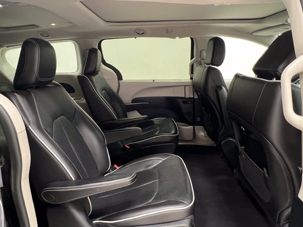 Used 2021 Chrysler Pacifica Limited FWD image 37