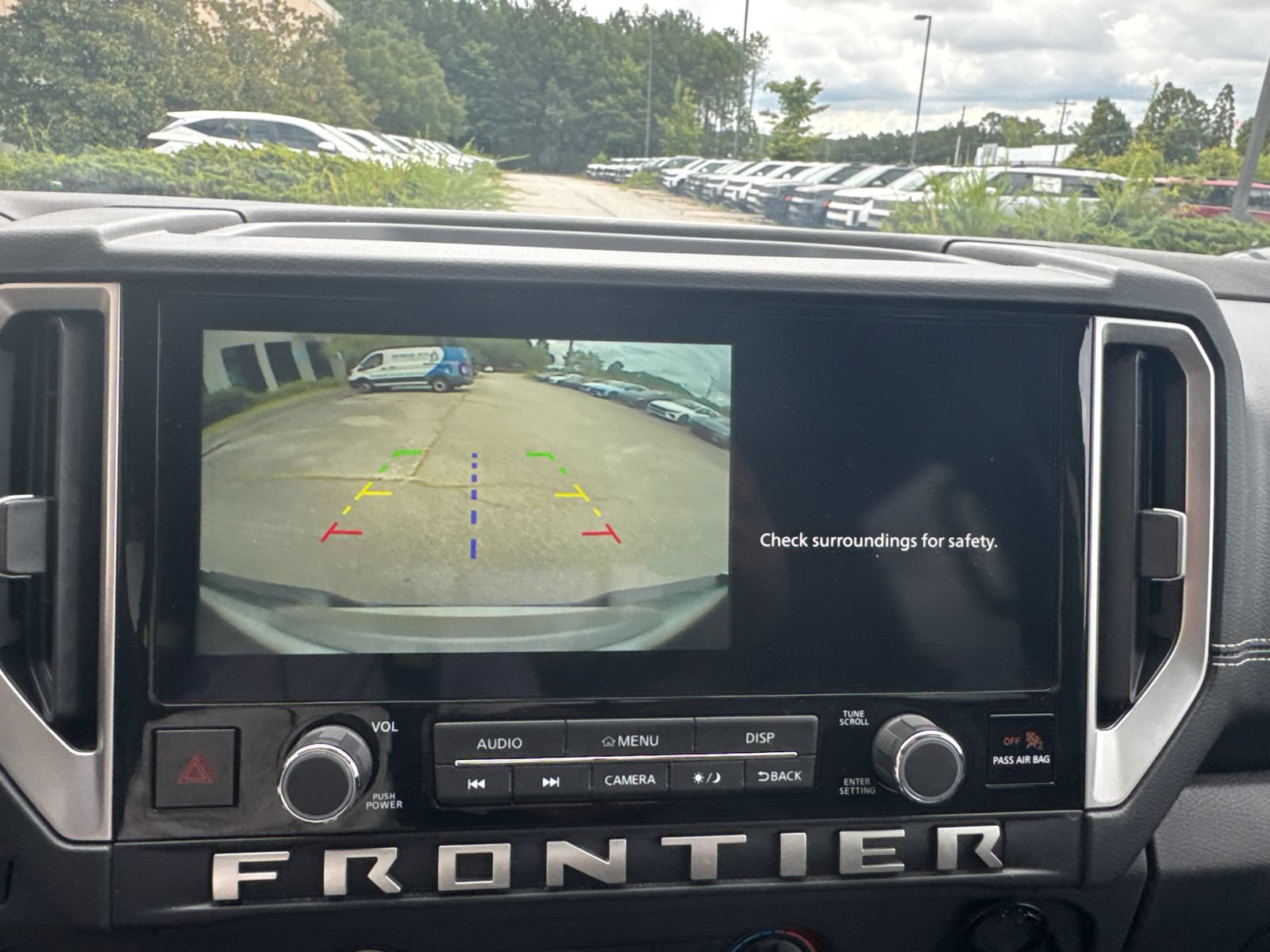 Used 2025 Nissan Frontier SV w/ Tow Package RWD image 27