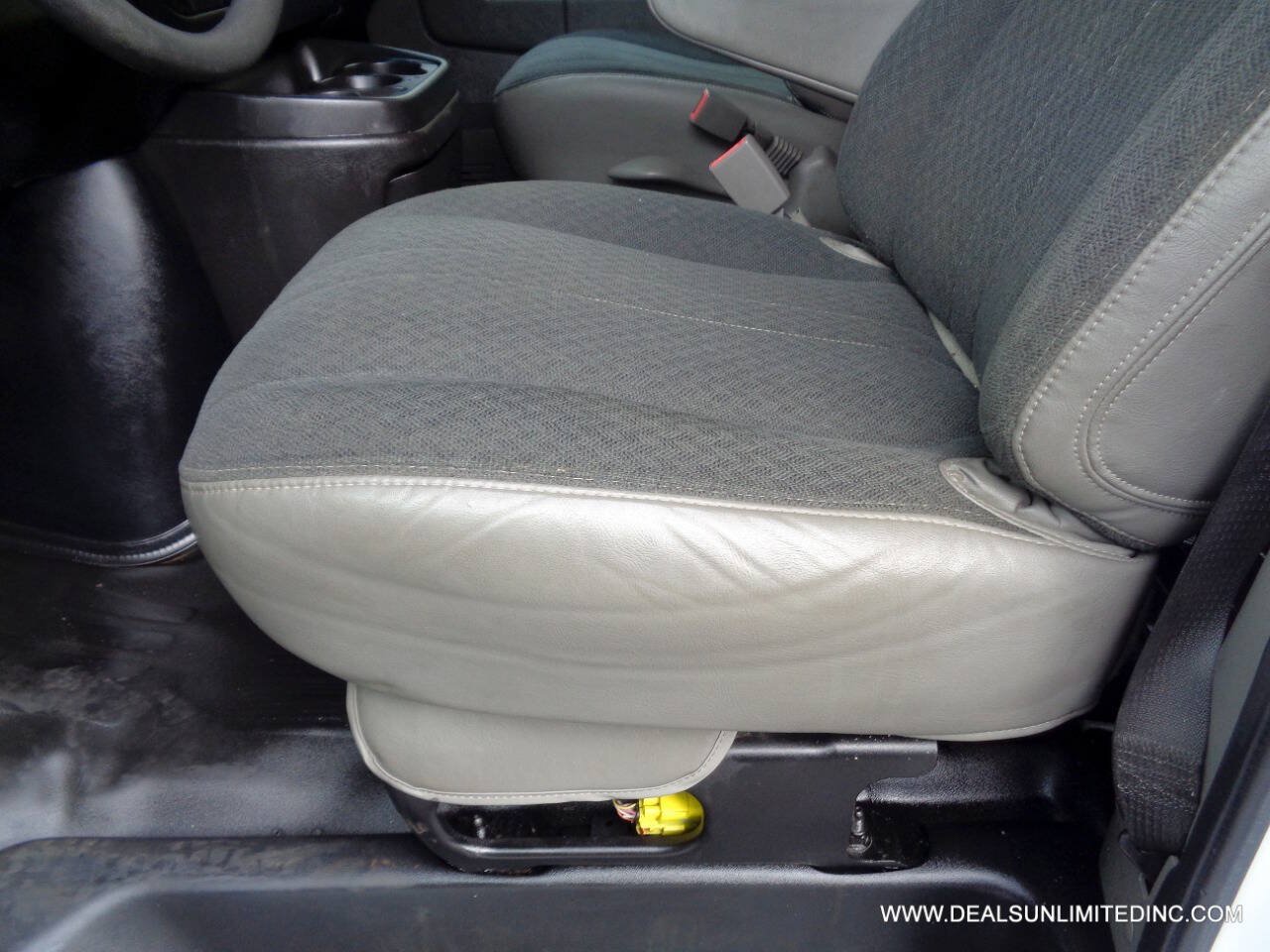 Used 2020 GMC Savana 2500 w/ Driver Convenience Package RWD image 6