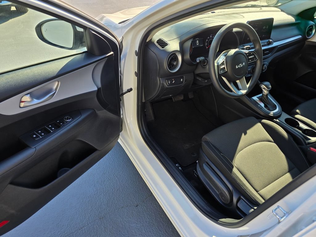 Certified 2024 Kia Forte LXS w/ LXS Technology Package FWD image 19