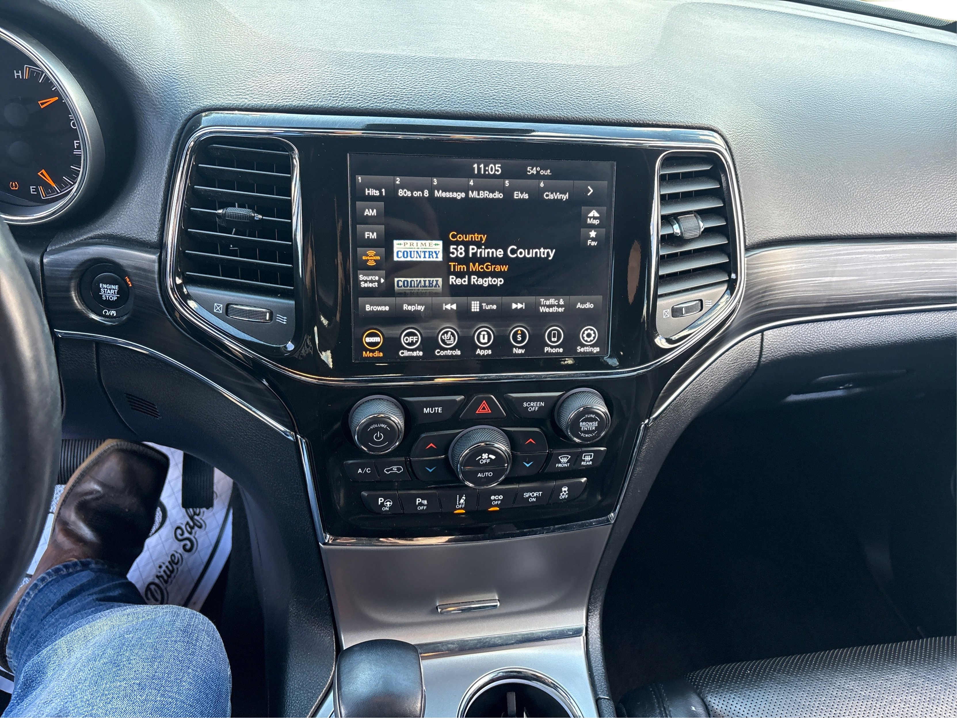 Used 2021 Jeep Grand Cherokee Limited w/ Luxury Group II image 16