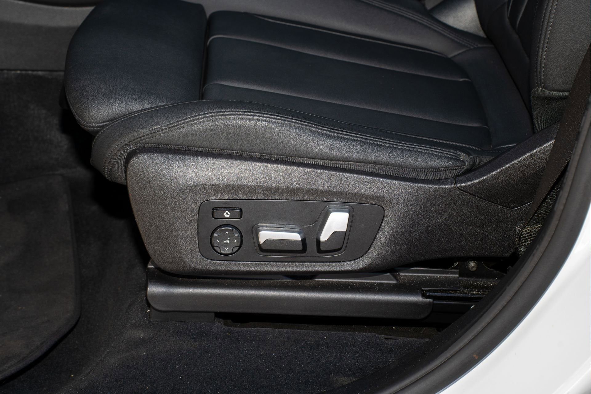 Used 2020 BMW X3 sDrive30i w/ Convenience Package image 29