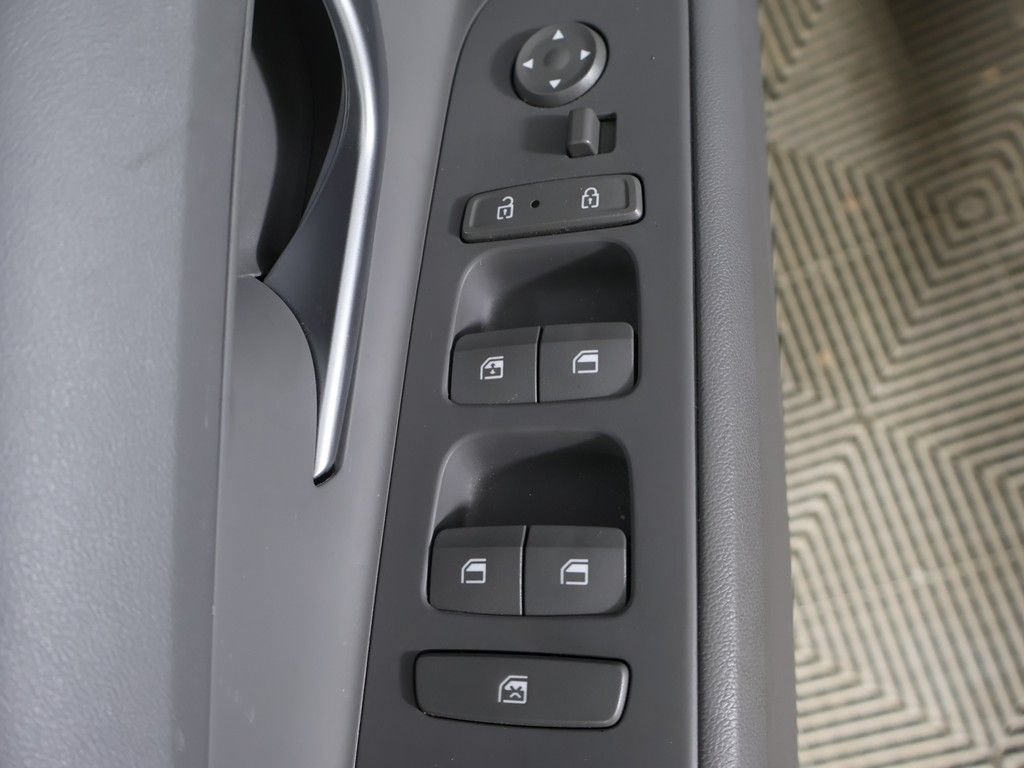 Used 2024 Hyundai Elantra SEL FWD image 31